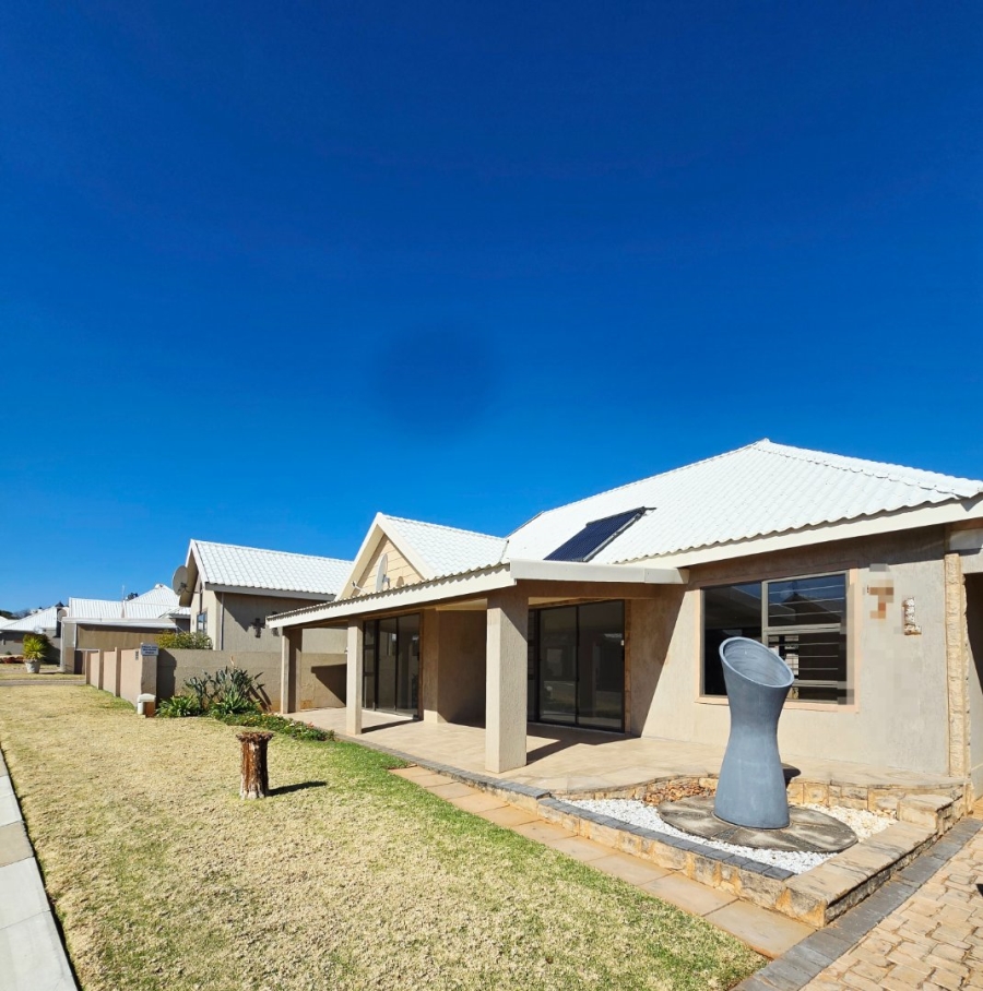 2 Bedroom Property for Sale in Wilkoppies North West